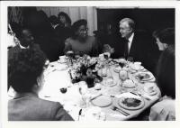 President Jimmy Carter at dinner with Dillard Scholars